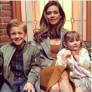 amelia heinle twitter